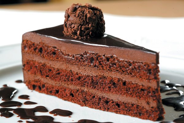 طريقة عمل الكيكة الأسفنجية بالشوكولاته بخطوات سهلة P_5921fmbv1